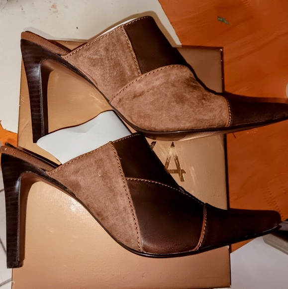 Paprika Pointed Toe Patchwork Mules~Women's Size 8 - Picture 3 of 6